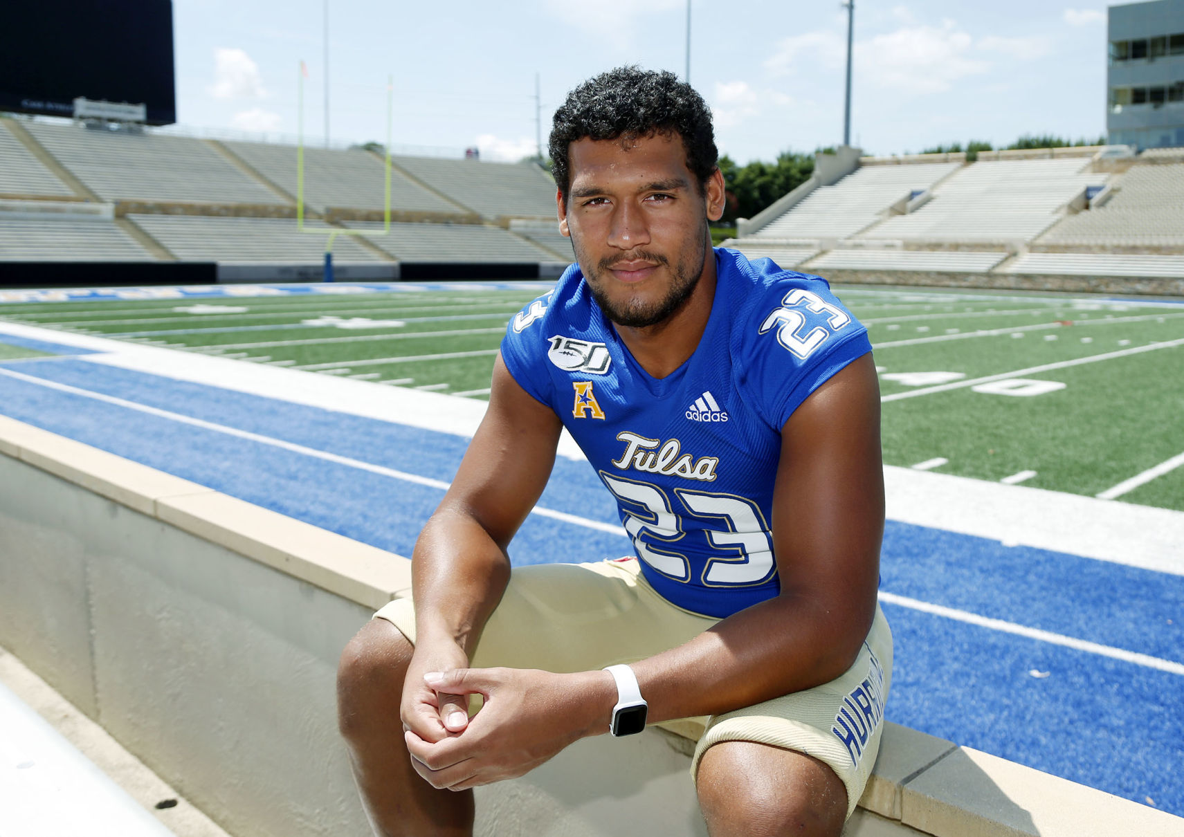 Stars: Zaven Collins